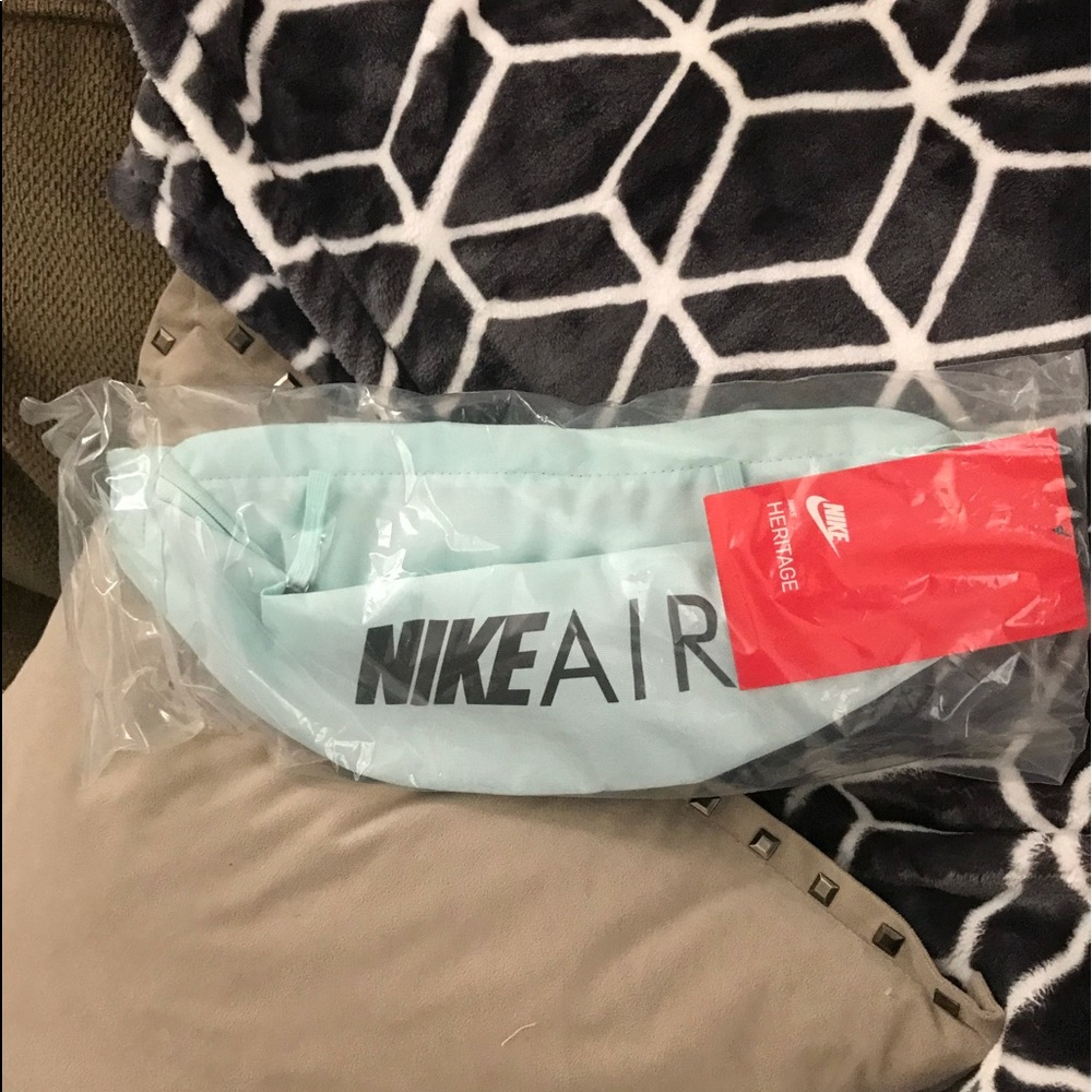 Nike Air Heritage belt bag